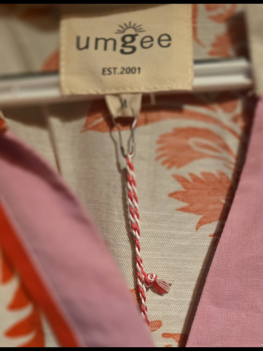 Umgee Cream NWT Midi Dress with Red Floral PTP 21 Size M - Picture 4 of 5